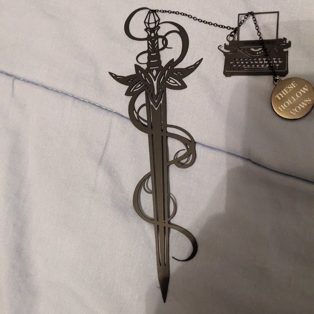 Metal dagger bookmark